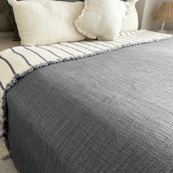 Tagesdecke Musselin aus vier Lagen Chic Anthracite