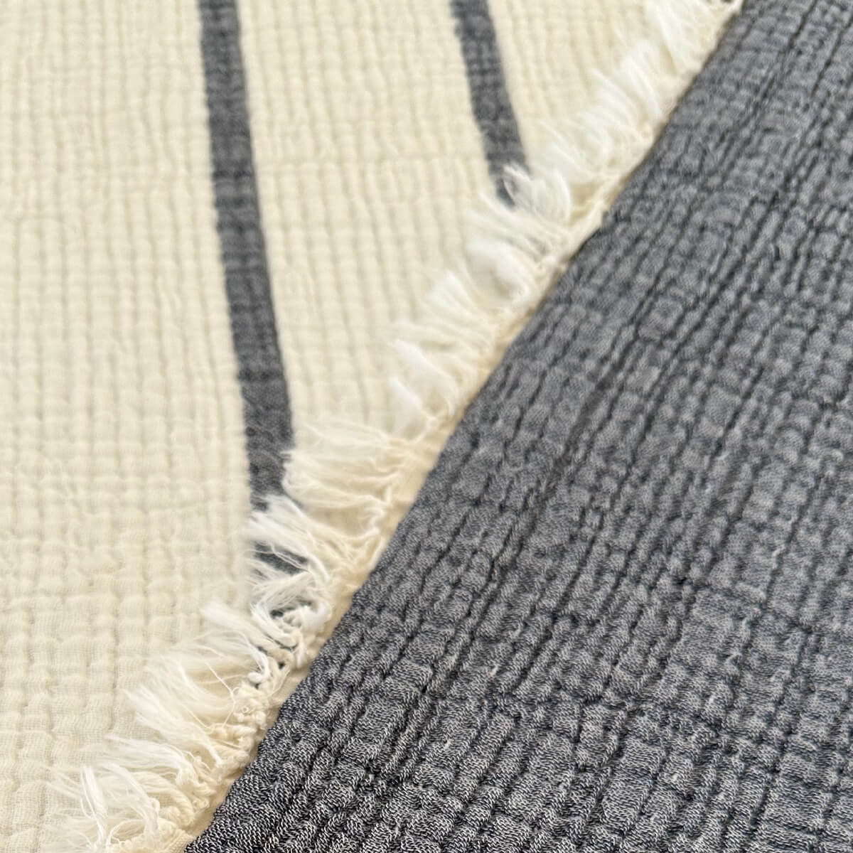Tagesdecke Musselin aus vier Lagen Chic Anthracite